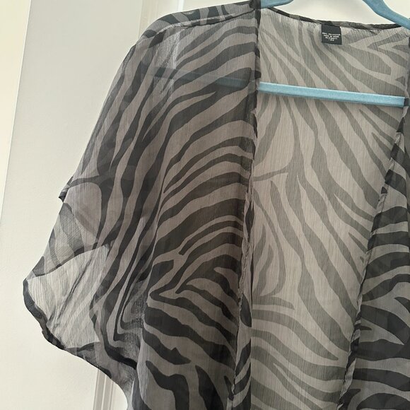 Betsey Johnson Gray Black Zebra Print Sheer Short Kimono OSFA Y2K Dark Boho - Picture 3 of 13